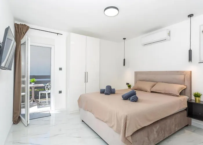 4 Bedroom Amazing In 度假居 巴斯卡