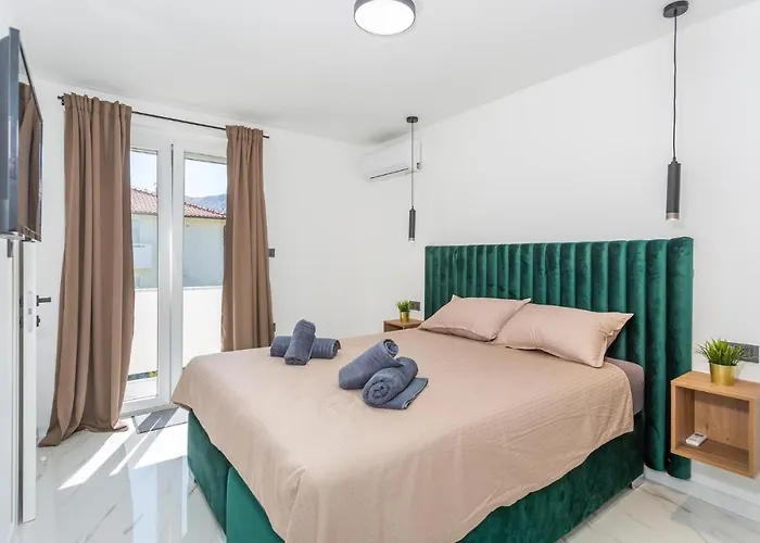 4 Bedroom Amazing In 度假居 巴斯卡