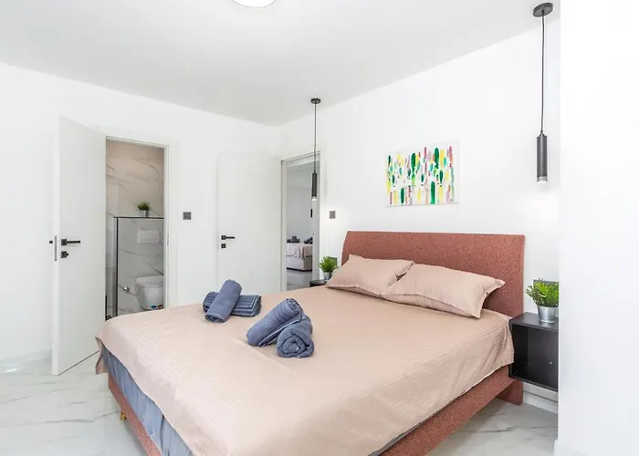 4 Bedroom Amazing In 巴斯卡