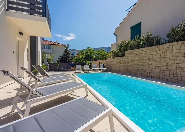 度假居 4 Bedroom Amazing In 巴斯卡