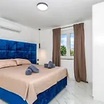 Awesome Home In Baska