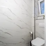 Awesome Home In Baska Baška