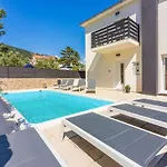 Awesome Home In Baska Baška
