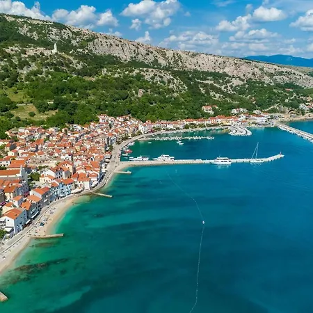 Awesome Home In Baska Baška