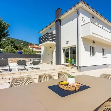 Semesterbostad Awesome Home In Baska Baška
