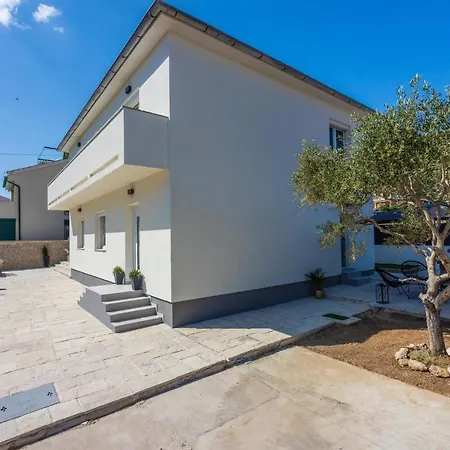 Awesome Home In Baska Semesterbostad