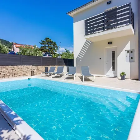Awesome Home In Baska Baška