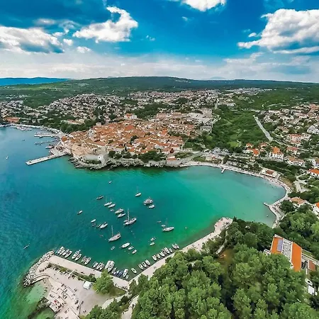 Awesome Home In Baska Baška