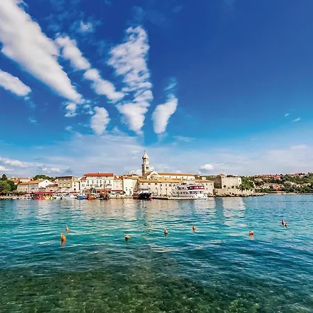 Awesome Home In Baska Baška